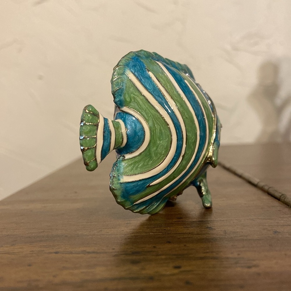 Tropical Fish Trinket Box encrusted with Swarovski crystals NEW W/ Necklace - Picture 7 of 13